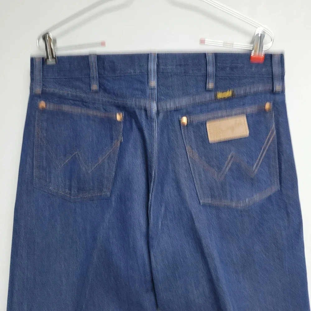 Vintage Wrangler 13MWZ Blue Denim Jeans USA Made 34x36 LM8-A989-002 Mens